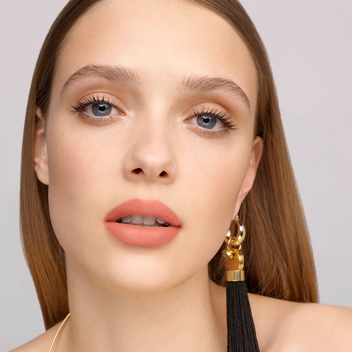 FABULOUS KISS LIPSTICK MATTE (LABIAL EFECTO MATE)